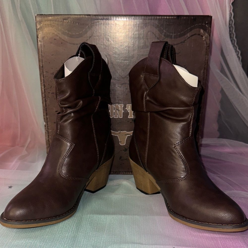 Canyon Trails Women's Brown Ankle Boots - Picture 2 of 9